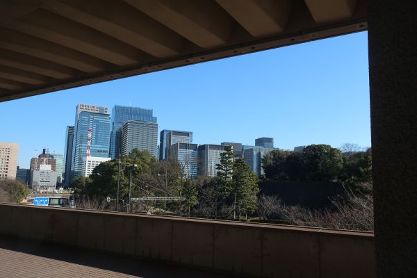 近代美術館から大手町方面