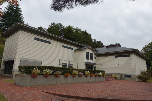 萬鐵五郎美術館外観