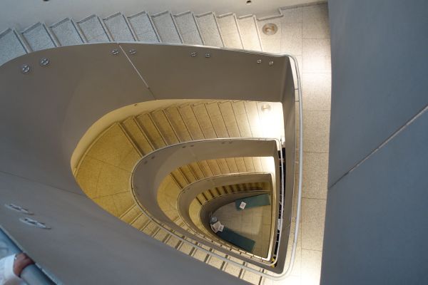 東京藝術大学美術館のらせん階段